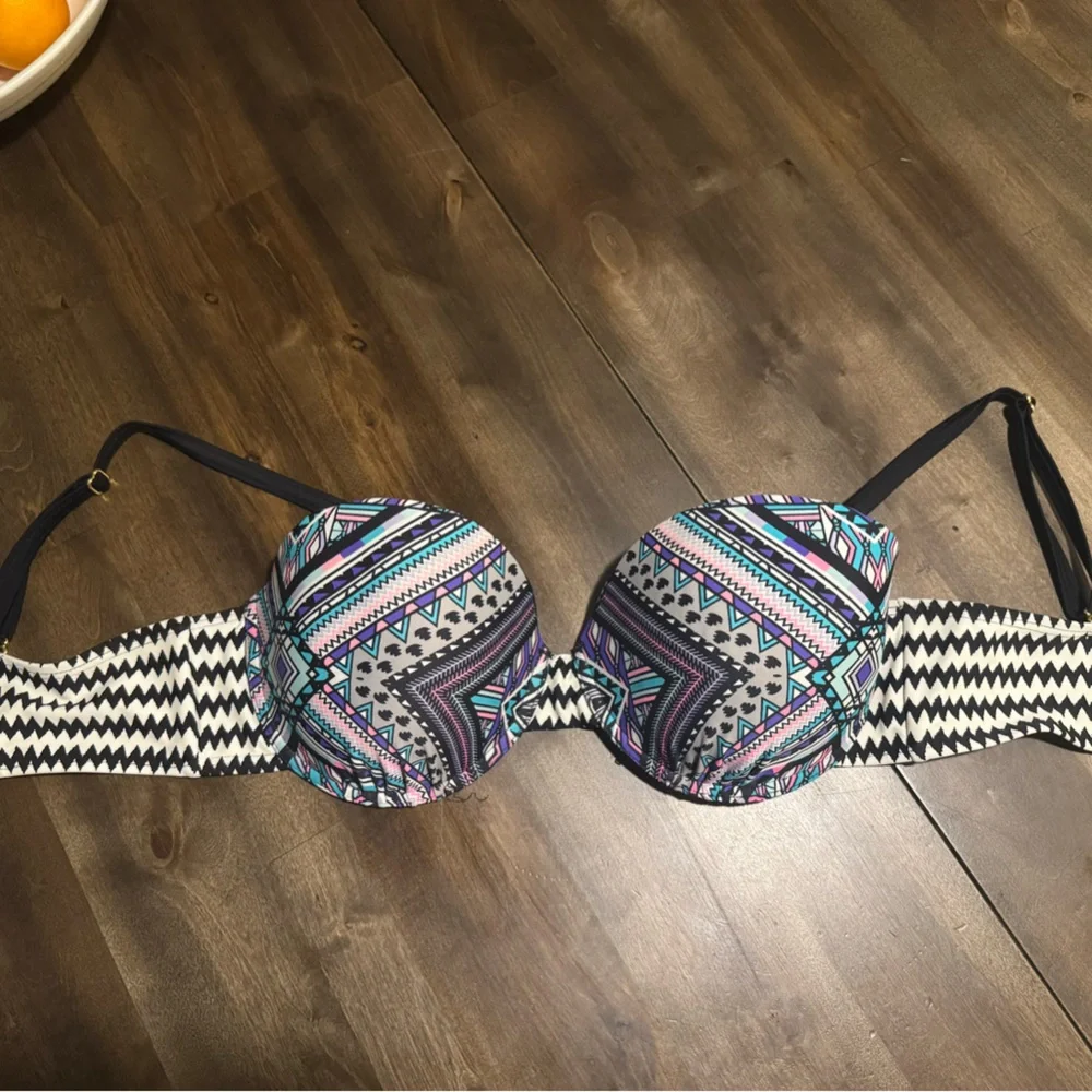 Geometric Patterned Bikini - Picture 11 of 13